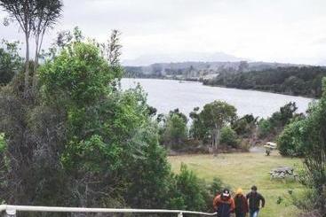 هاستل Lone Moose Backpackers