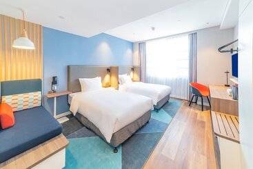 هتل Holiday Inn Express Jingdezhen Taoxichuan By Ihg