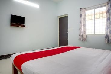 호텔 Oyo 71032 Auro 7eleven