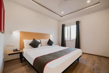 فندق Oyo 76587 Townhouse Shamshabad