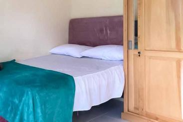 호텔 Surya Kost Homestay Redpartner