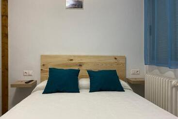 ペンション Hostal Grimaldos