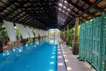 פנסיון Kariappa House