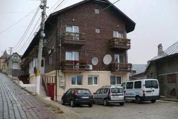 פנסיון Vila şoimul