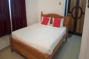 فندق Haleemas Residency