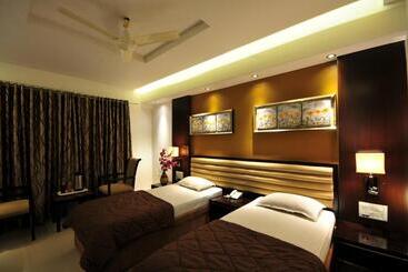 Hotel Surabhi Regency