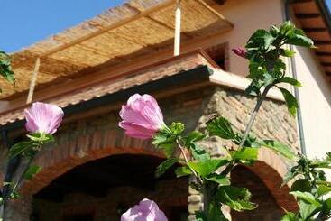 ホテル Agriturismo La Nocciolina