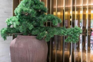 호텔 Ji  Shanghai Changshou Road Metro Station