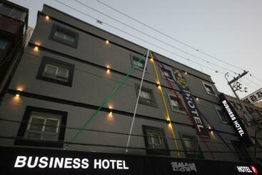 فندق على الطريق Business Hotel Busan Station