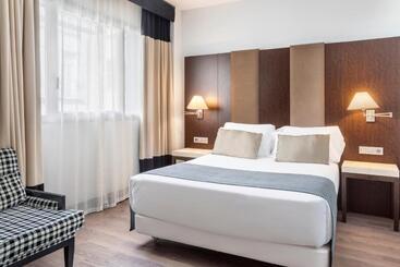 هتل Catalonia El Retiro