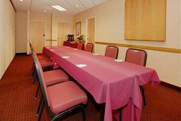 هتل Fairfield Inn & Suites White River Junction