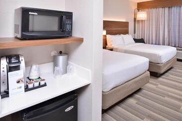 Holiday Inn Express Hotel & Suites Indianapolis Dtn Conv Ctr, An Ihg