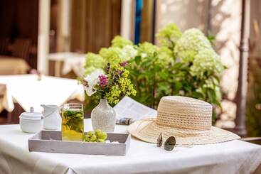 هتل Louisa's Place