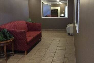 Mystic River Hotel & Suites