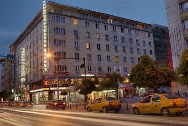 فندق Slavyanska Beseda