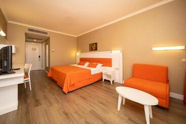 Sueno Hotels Beach Side