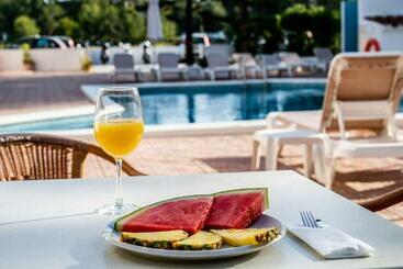 پانسیون Hostal Es Pi   Emar Hotels