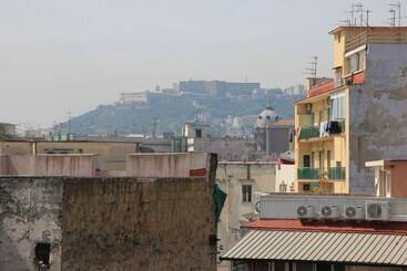 تختخواب و صبحانه Beb Rosy