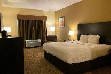 בית מלון כפרי Baymont By Wyndham Houston North