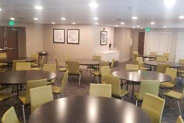 호텔 Holiday Inn Express Seattle   Sea Tac Airport, An Ihg