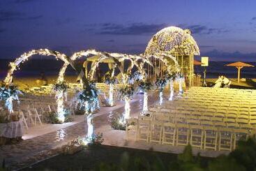 호텔 Las Olas Beach Resort