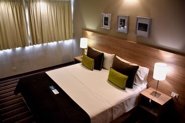 هتل Tower Inn & Suites