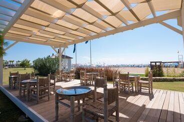 בית מלון כפרי Pacific Club