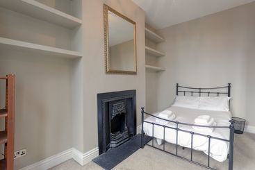 4 Bedroom Victorian House Near Notting Hill