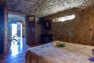 کلبه Casa Cueva El Mimo