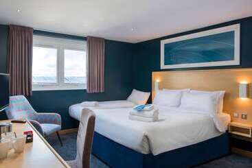 هتل Travelodge London City Airport