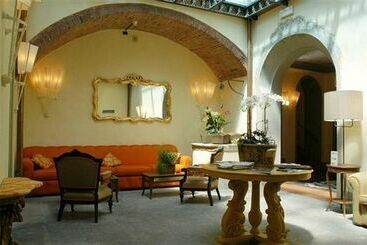 UNAHOTELS Palazzo Mannaioni Toscana