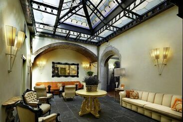 UNAHOTELS Palazzo Mannaioni Toscana