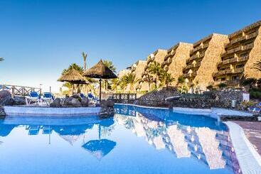 Apartamentos Bluebay Beach Club