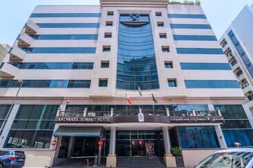 فندق Landmark Summit