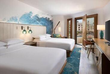 هتل Sheraton Kauai Coconut Beach Resort