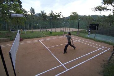 בית מלון כפרי Spice Village Thekkady   A Cgh Earth Experience