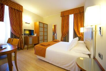 فندق Best Western Crystal Palace