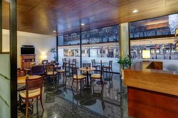 هتل Four Points by Sheraton Montevideo