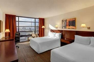 هتل Four Points by Sheraton Montevideo