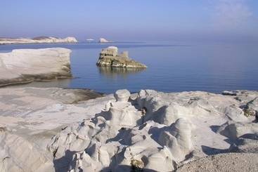 هتل Golden Milos Beach