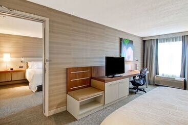 فندق Hilton Garden Inn Toronto Mississauga