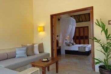ホテル Mimpi Resort Menjangan