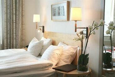 هتل StayAt Stockholm Kista