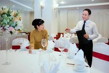 Sunrise Nha Trang Beach Hotel & Spa