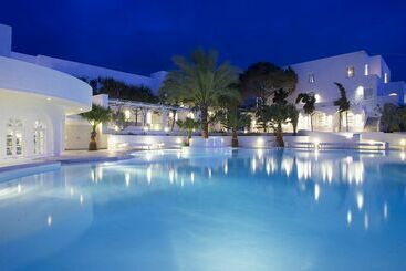 هتل Thalassa Seaside Resort & Suites