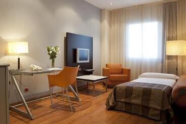 호텔 Vertice Sevilla Aljarafe