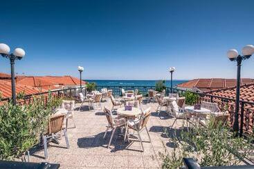 Porto Iliessa Apart