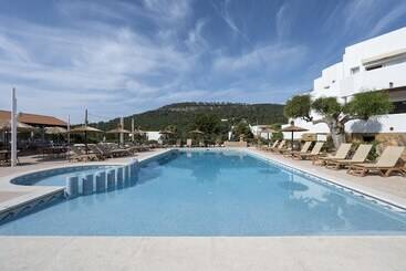 Apartamentos Blanco Sol