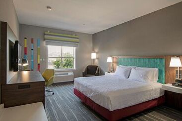 هتل Hampton Inn By Hilton Kamloops