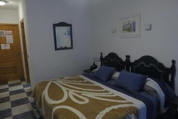 ホテル Hostal Puerto Genovés